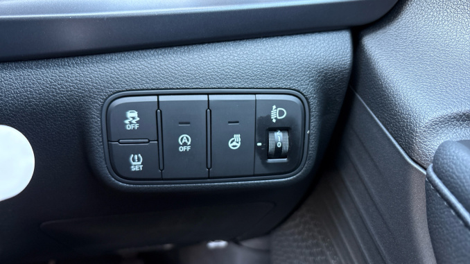 Hyundai i20 1.0T GDi Premium 5dr DCT Petrol Hatchback - Image 33